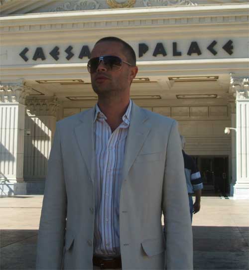 Brad Pitt Impersonator in Vegas