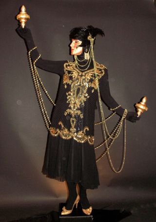 Black Erte human statue - Florida