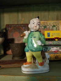 classic chinoiserie Boy with market basket