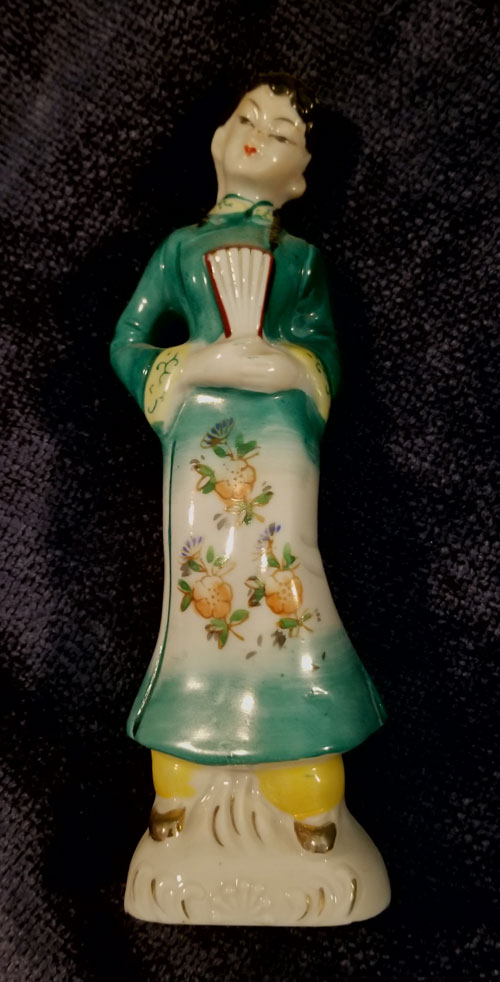 Chinoissserie ceramic figurine